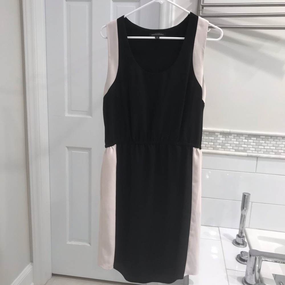Banana Republic Slimming Dress w pockets Sz 12